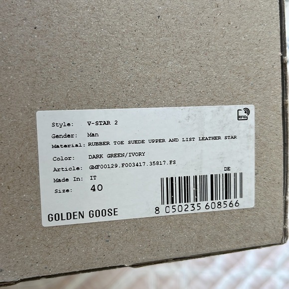 Golden Goose Unisex V Star Suede Sneakers - Picture 6 of 11